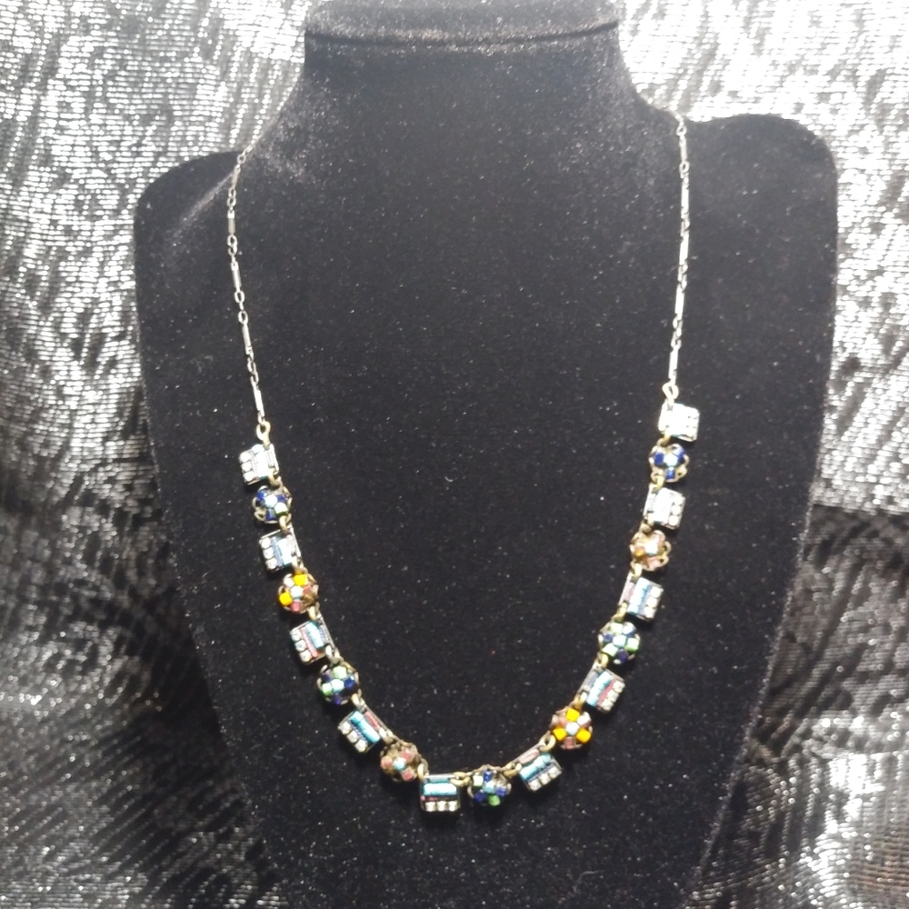 A gala Nar Necklace